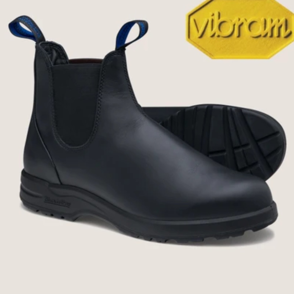 SOLD || New without box Blundstone #2241